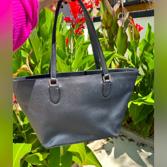 Kate Spade Black Zipper Top Leather Tote - Great condition - see pictures - Picture 4 of 11